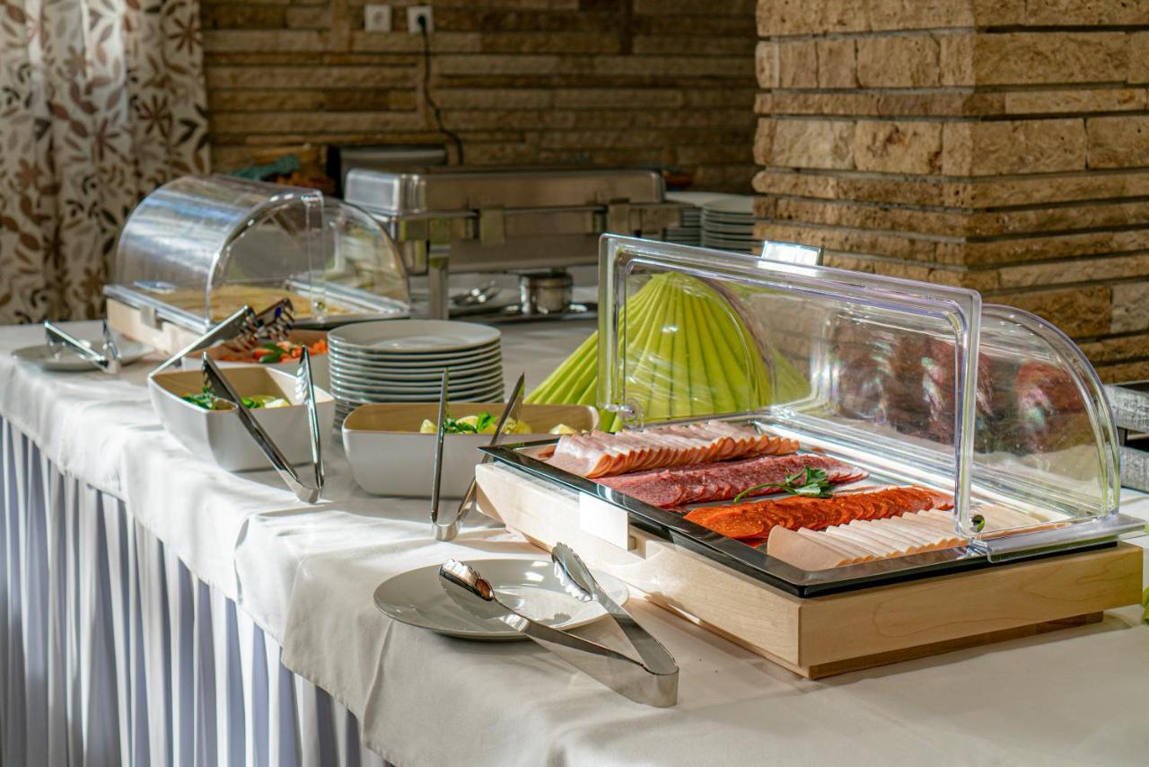 Ozoon Hotel Nyíregyháza Dış mekan fotoğraf